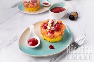 Ricetta Tartare di salmone e mango con mousse di ricotta e salsa ai lamponi