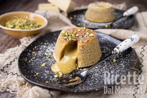 Tortino con cuore caldo al pistacchio. Ricetta perfetta con cuore cremosissimo!