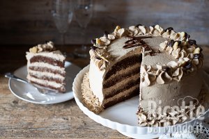 Ricetta Torta di compleanno al caffè. La torta farcita con crema al mascarpone!