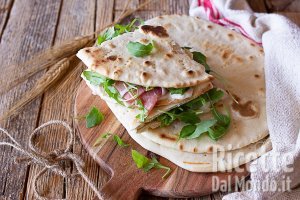 Ricetta Torta al testo (La ricetta umbra originale per farla in casa!)