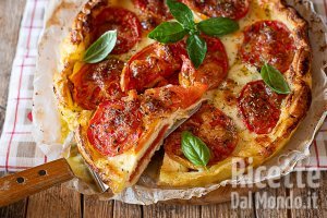 Ricetta Torta salata pomodoro e mozzarella. La ricetta semplice e veloce!