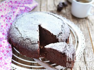 Ricetta Torta all'acqua al cioccolato. Ricetta semplice, senza latte e senza uova!