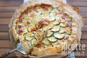 Ricetta Torta salata di zucchine e mortadella. Ricetta con pasta sfoglia!
