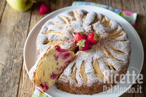 Ricetta Torta di mele e fragole. La ricetta per farla sofficissima!
