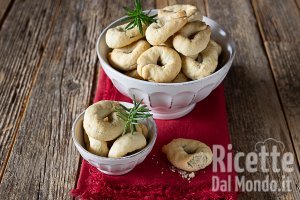 Ricetta Tarallini al rosmarino con esubero di pasta madre