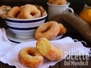 Ricetta Zeppole di ricotta. La ricetta per farle morbide e senza lievitazione!