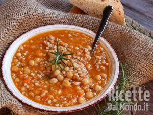 Ricetta Zuppa di zucca e ceci. La ricetta di un vero comfort food!