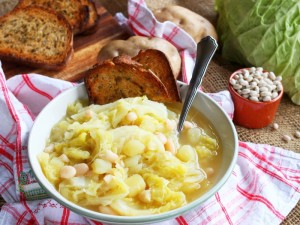 Ricetta Zuppa di verza, fagioli e patate