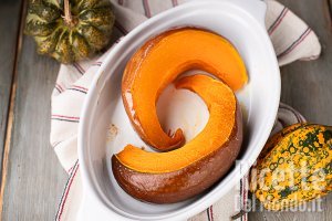 Ricetta Zucca al microonde. Come cuocerla al microonde in modo semplice e veloce!