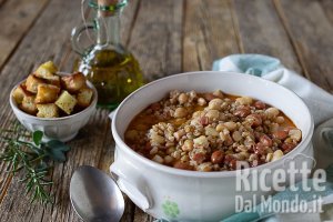 Ricetta Zuppa di farro e legumi (ceci, fagioli cannellini e borlotti). Ricetta facile!