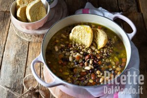 Ricetta Zuppa del casale tradizionale, con farro, fagioli e ceci!