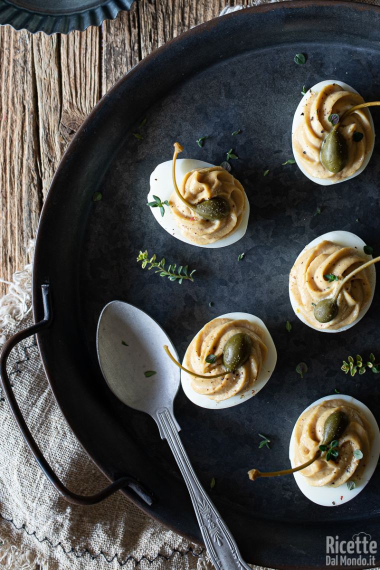 Come fare le uova ripiene di tonno