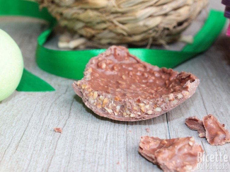 Come fare l'uovo di Pasqua nocciolato fatto in casa