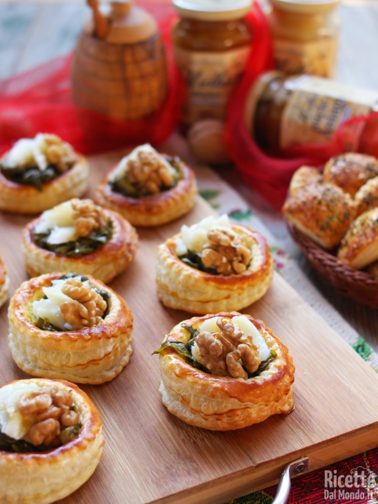 Cestini di sfoglia con friarielli e baccalà