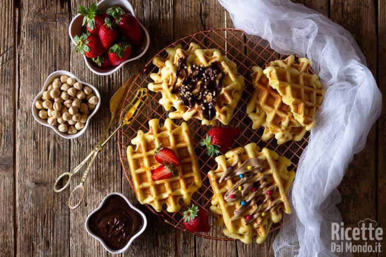 Waffle : Ricetta originale Waffles (morbidi, golosi e facilissimi)