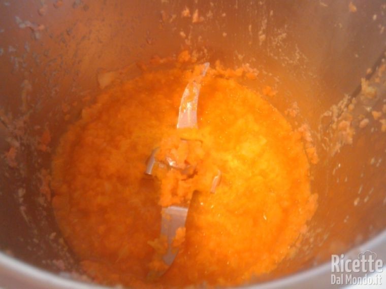 Tritare la carota e il sedano