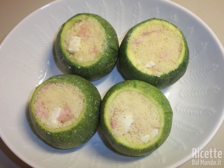 Riempire le zucchine con il cous cous