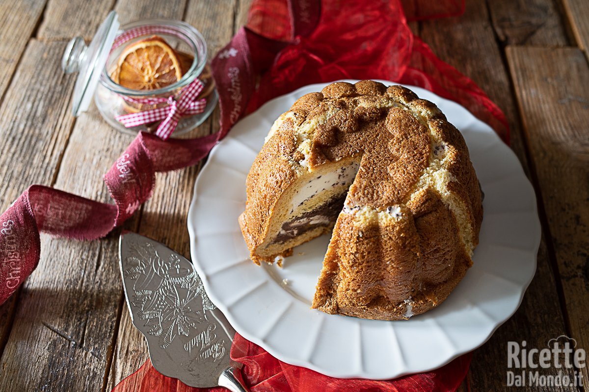 Zuccotto di pandoro al gelato (La variante fresca della ricetta originale!)