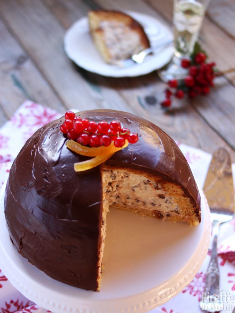 Zuccotto farcito con crema di ricotta