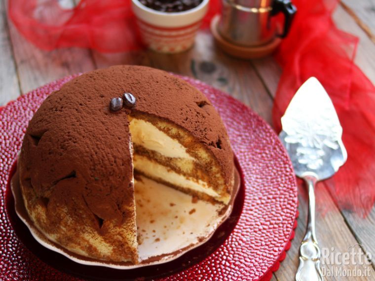 Zuccotto di pandoro al tiramisù
