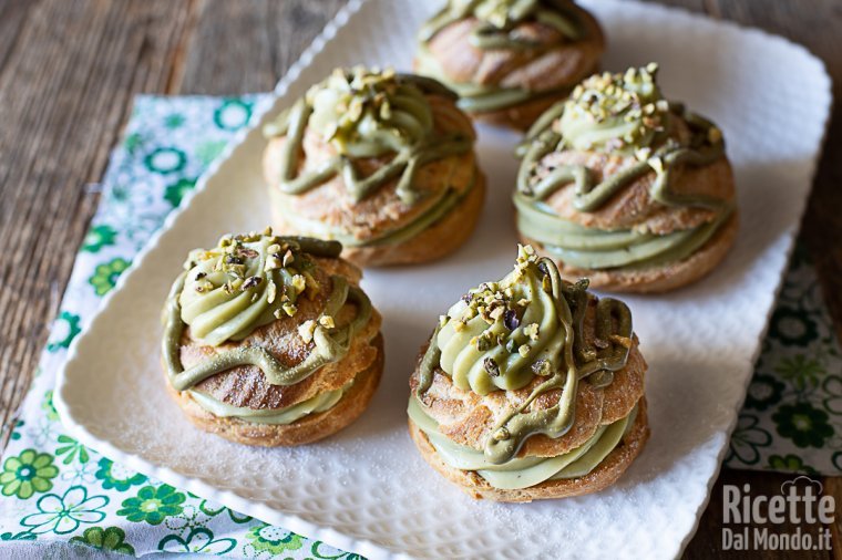 Zeppole di san Giuseppe al pistacchio. La ricetta golosa per la festa del papà!