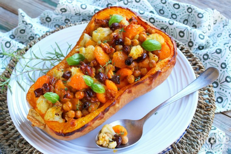 Zucca ripiena vegetariana al forno: la ricetta buona e salutare!