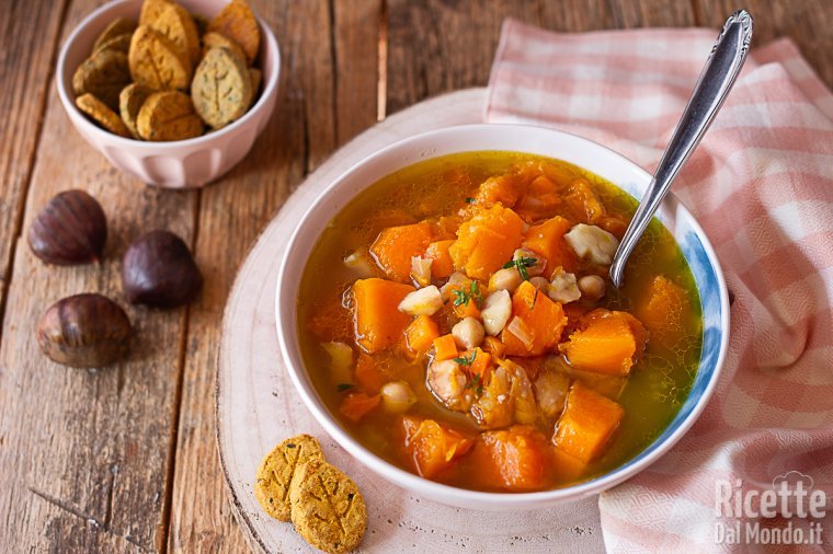 Zuppa di zucca, ceci e castagne. Un delizioso comfort food autunnale!
