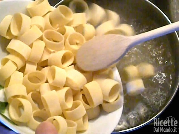 Cuocere la Calamarata