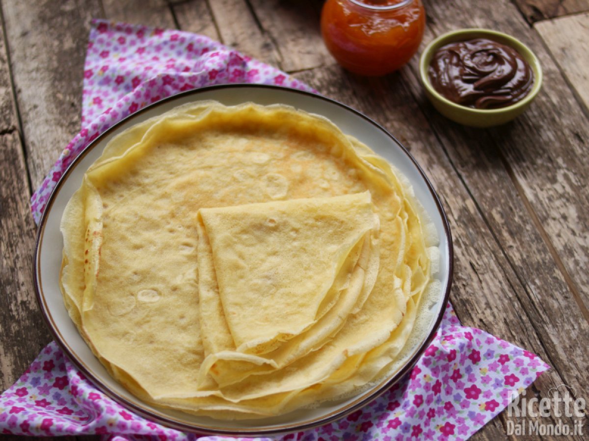 Crepes dolci e salate, ricetta base semplice e veloce