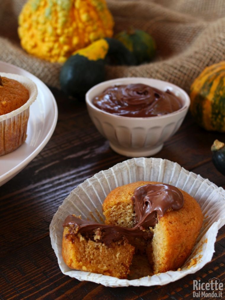 Semplici muffin alla zucca con cuore di Nutella