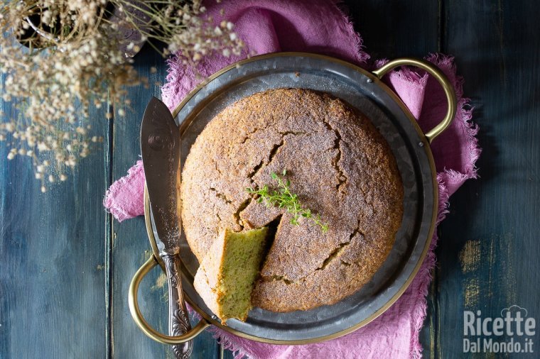 Torta di zucchine sofficissima! Il dolce con zucchine crude e nocciole!